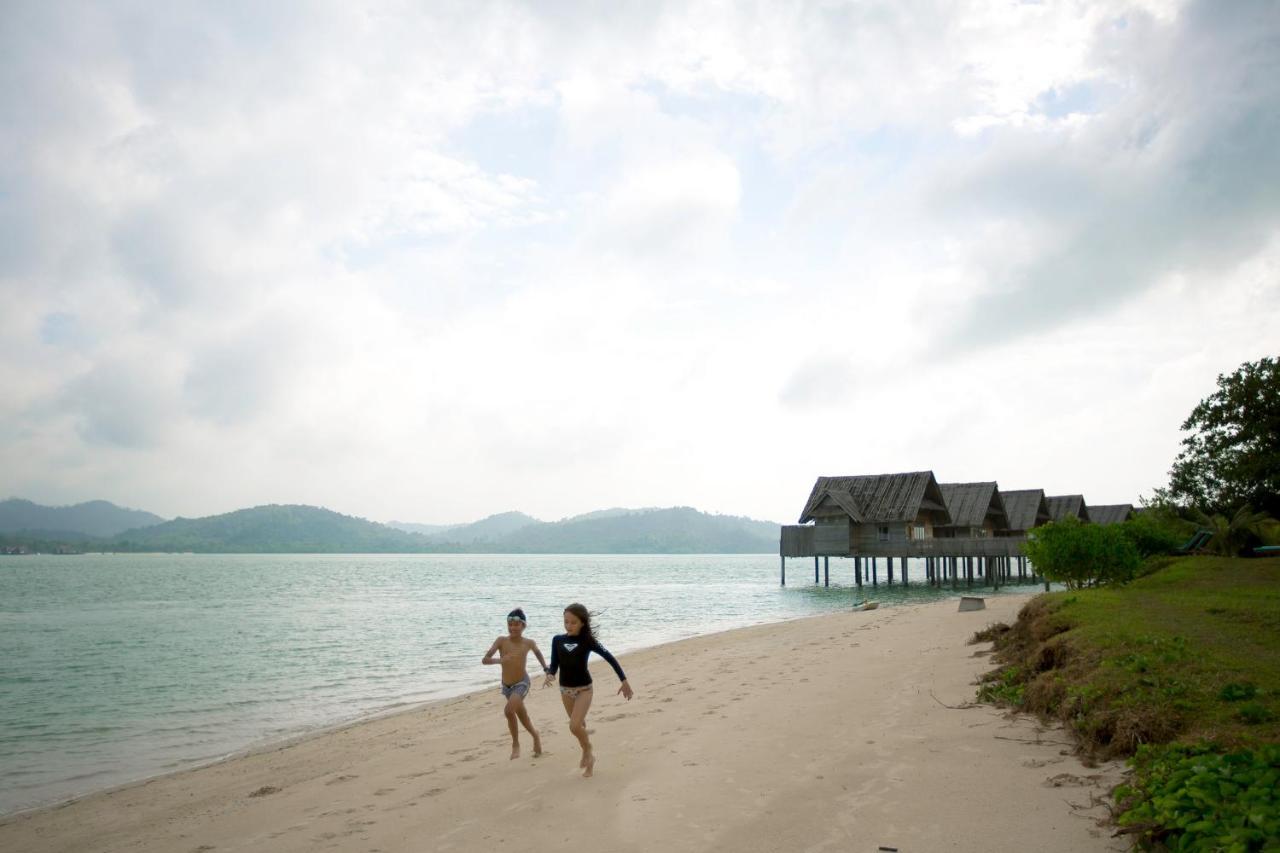 Telunas Private Island Sugi Екстериор снимка